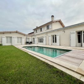 Bordeaux Caudéran Primrose - Maison en pierre rénovée, 240 m2 habitables dont 170 m2 de plain-pied, jardin, piscine, cave, cour, abris